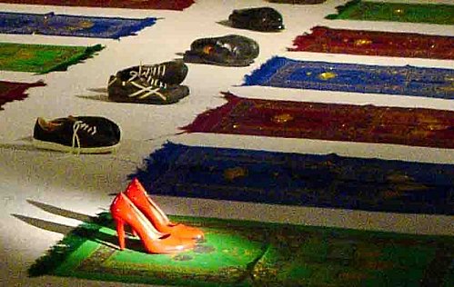 <b>Magic carpet</b>: Click the heels together three times you'll wake up in Mecca